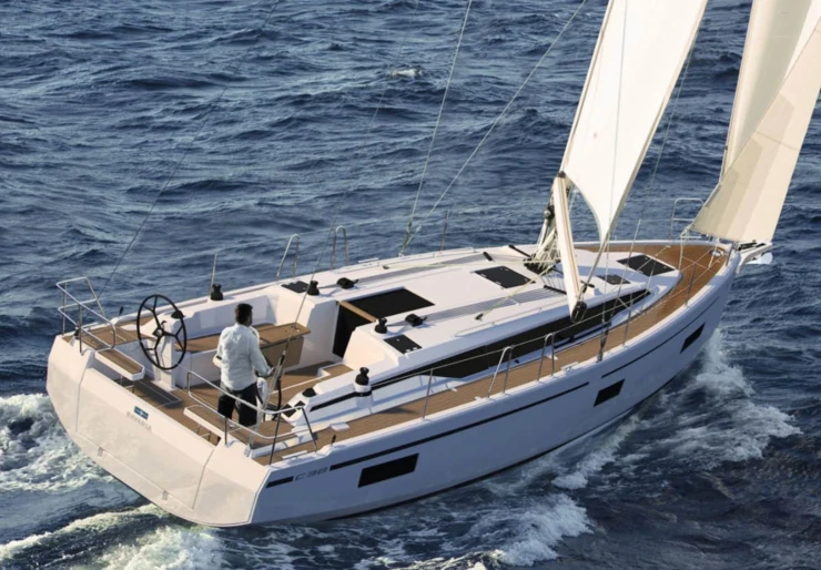 Bavaria C38 Porto di Portisco | Mira Cariba