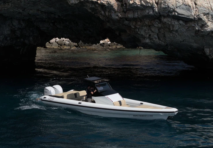 Zen 40S Paros harbour | 