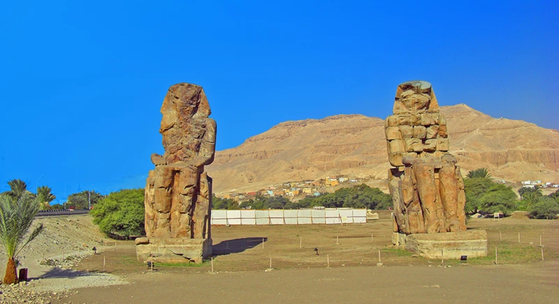 Visite des Colosses de Memnon
