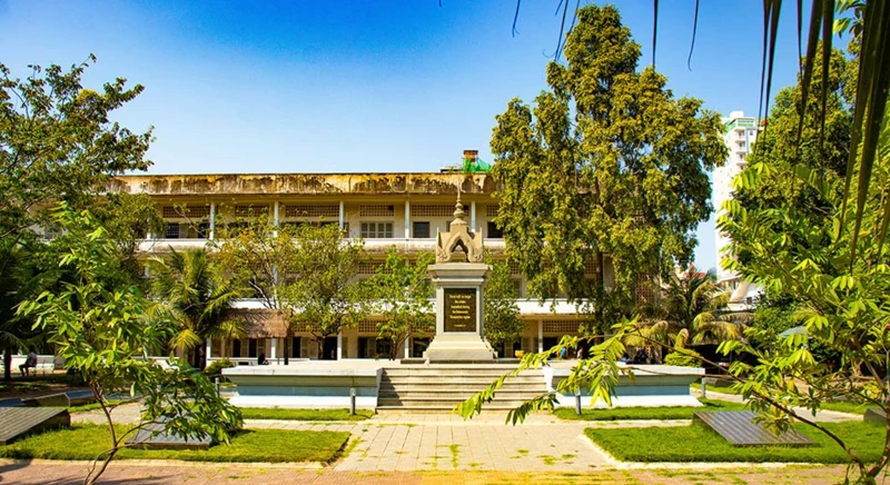 Visite de l'Ecole Tuol Svay Prey S21