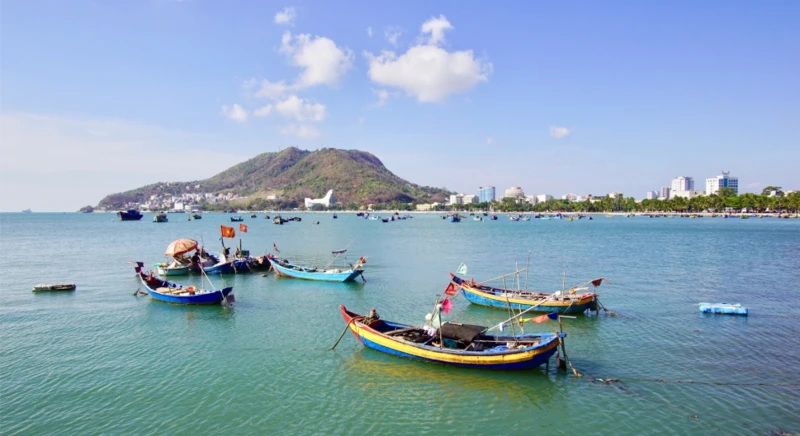 Visit one of the last floating fishing villages