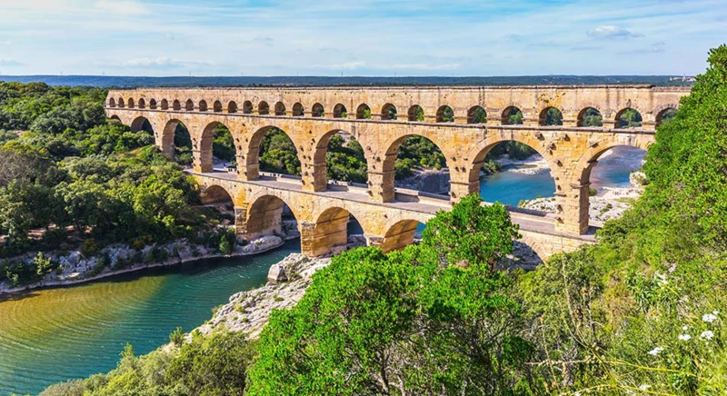 Balade pédestre au pont du Gard et visite du musée