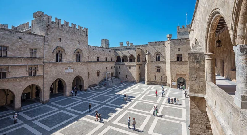 Visit Rhodes mediaeval center and museums