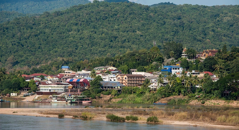 Visite du village éponyme