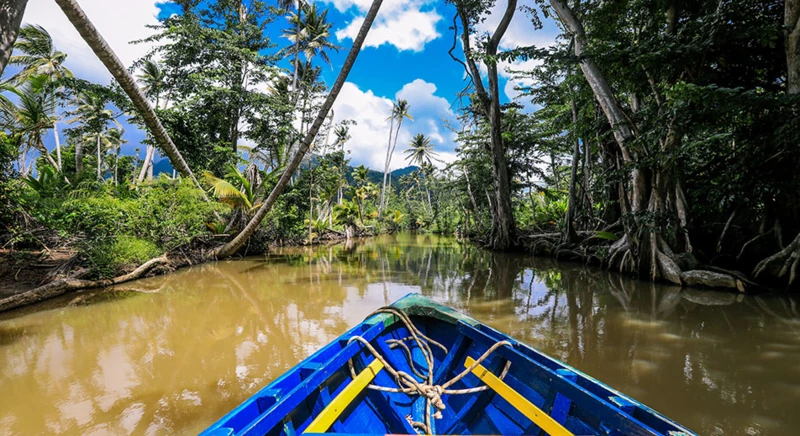 La rivière Indienne en barque