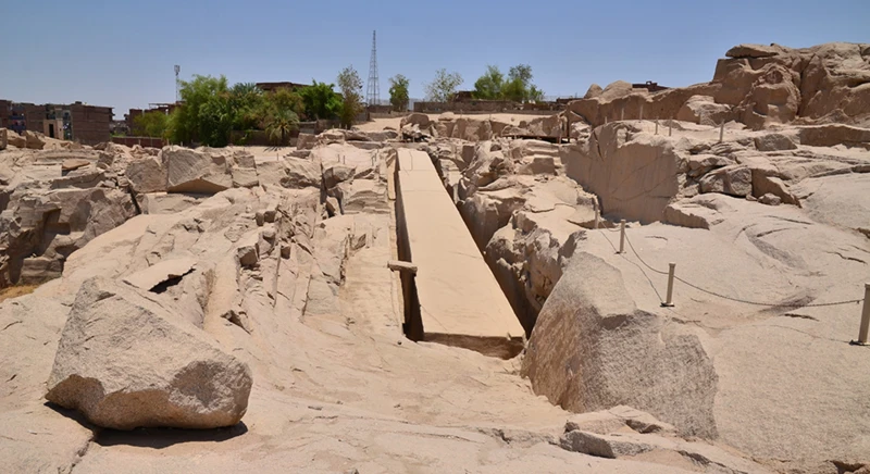 Visit of the unfinished obelisk