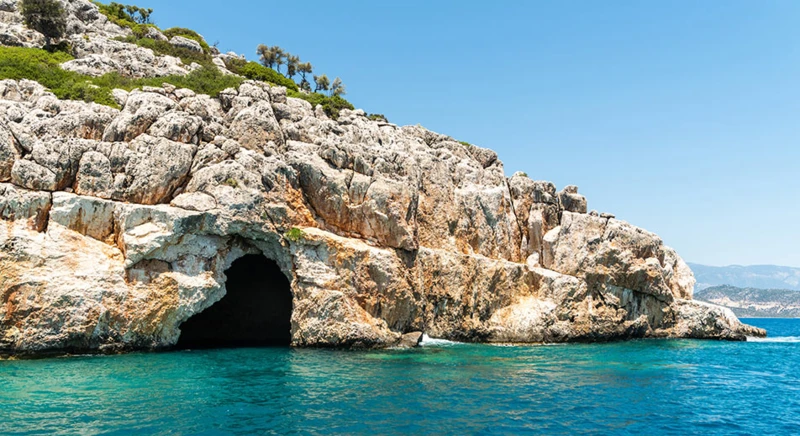 Visit pirates cave