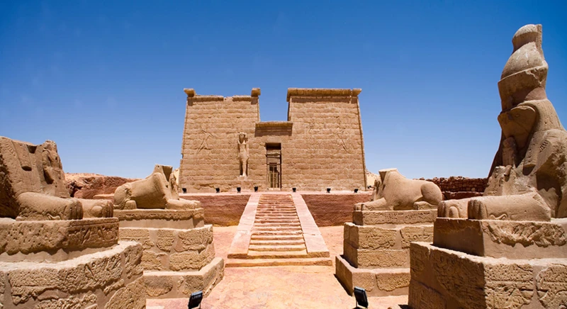 Visite des Temples de Amada, Pennout et El Derr