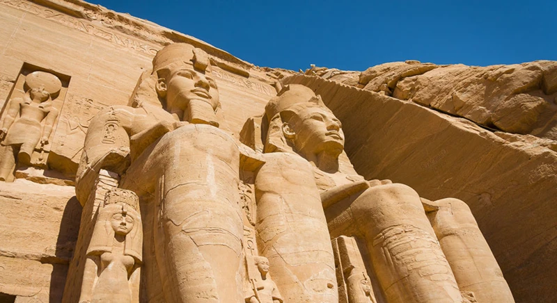 Visite guidée du temple de Ramsès II et Néfertari