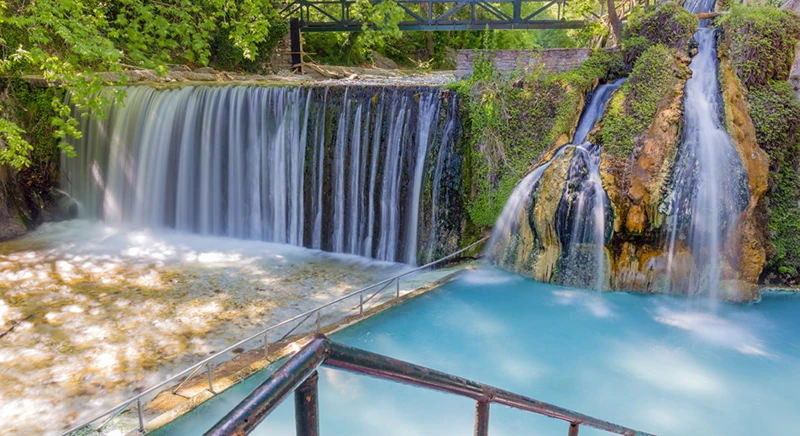 Explore the thermal baths of Loutra: Pleasure and well-being