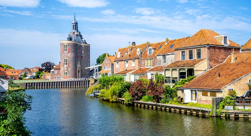 Enkhuizen : « Op de koffie » rencontre avec les néerlandais