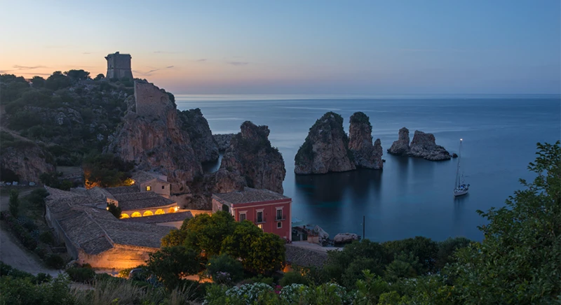 Promenade nocturne à Scopello