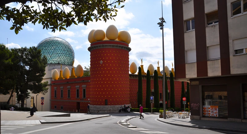 Visite de Roses et du théâtre-musée Dali