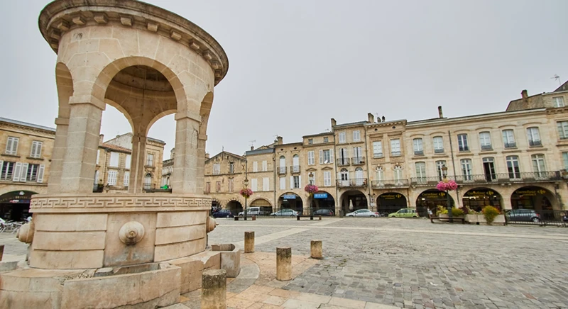 Visite d'une bastide et de son marché