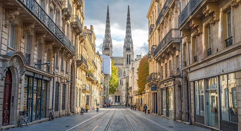 Visite de la ville UNESCO et dégustation au marché