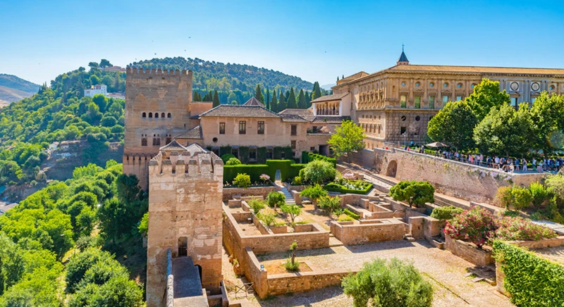 Journée d’excursion vers Grenade et l’Alhambra, palais des Sultans Nasrides et joyau andalou
