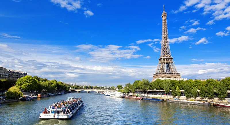 Tour des "Bateaux Parisiens"