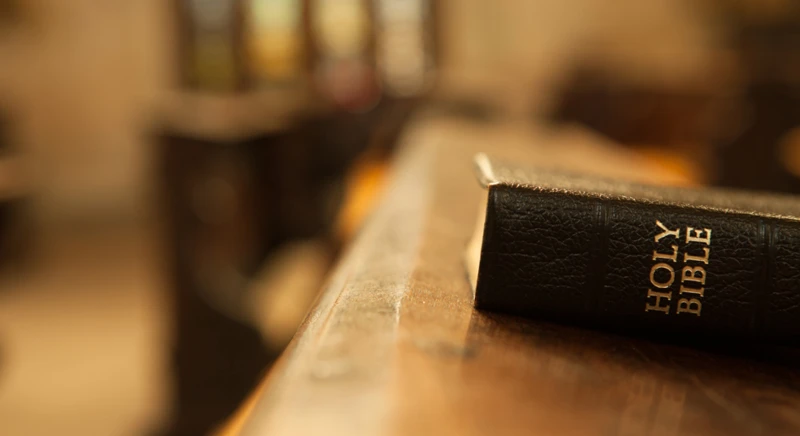 La route côtière et l'église médiévale de Gildeskål