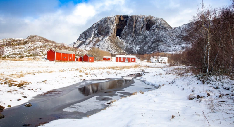 Torghatten – Une promenade au crépuscule entre mythes et géologie
