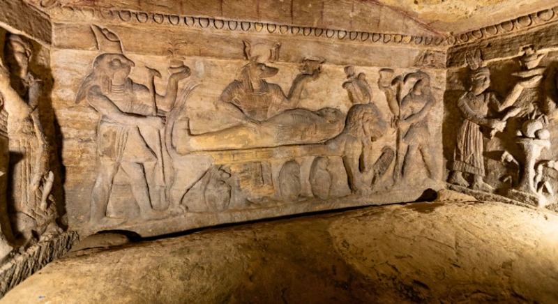 Visite du pilier de Pompay et des catacombes de Kom El Shoqafa