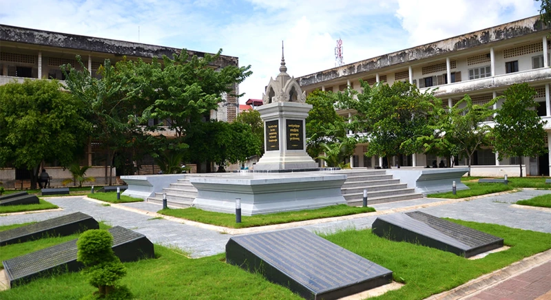 Visite du musée du génocide de Tuol Sleng