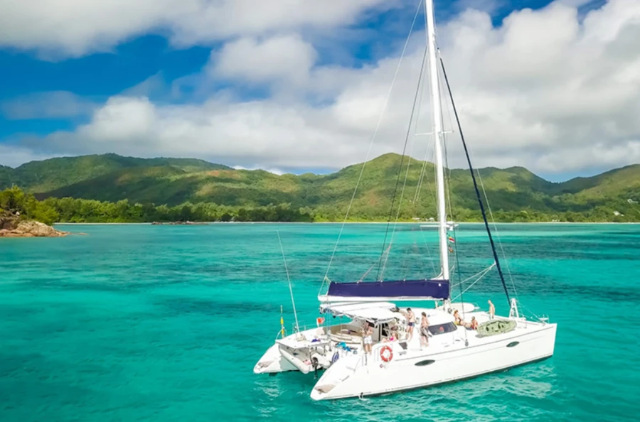 Paradis insulaire : exploration des Seychelles entre terre et mer
