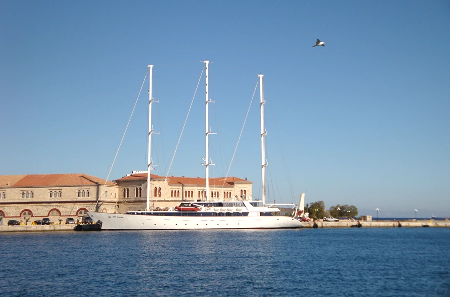 Du Péloponnèse à la mer Égée : voyage épicurien à la découverte des vins et merveilles de la Grèce