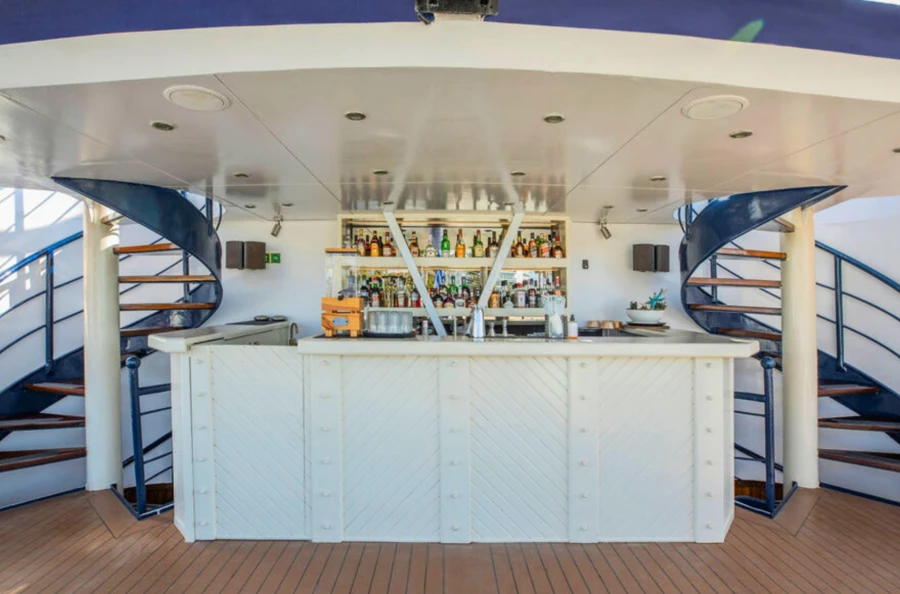 Cyclades authentiques : croisière exclusive en mer Égée entre charme et sérénité des îles grecques