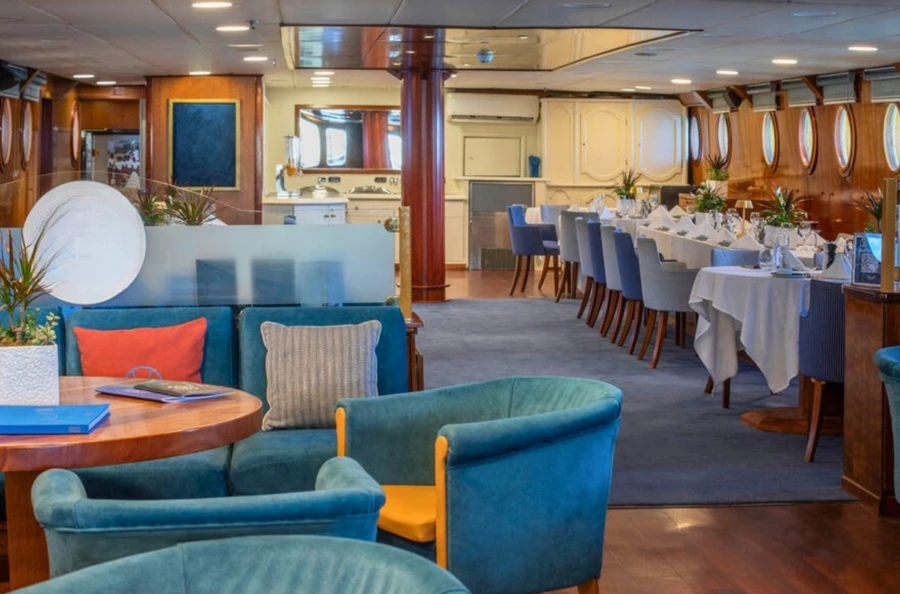 Cyclades authentiques : croisière exclusive en mer Égée entre charme et sérénité des îles grecques