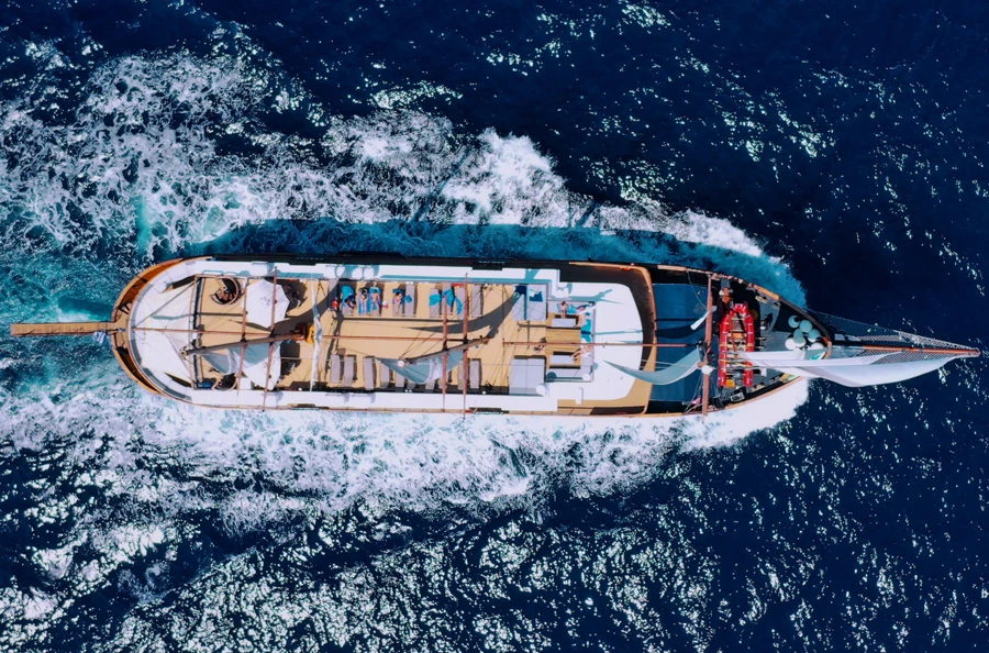 Cyclades authentiques : croisière exclusive en mer Égée entre charme et sérénité des îles grecques