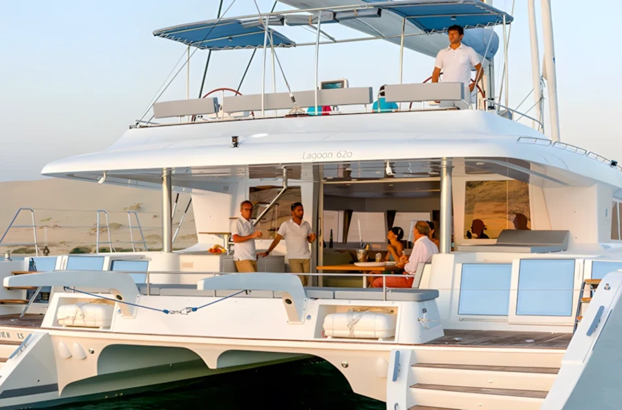 Tropical getaway: the best of the Grenadines from Martinique on a catamaran