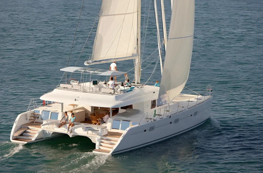 Tropical getaway: the best of the Grenadines from Martinique on a catamaran