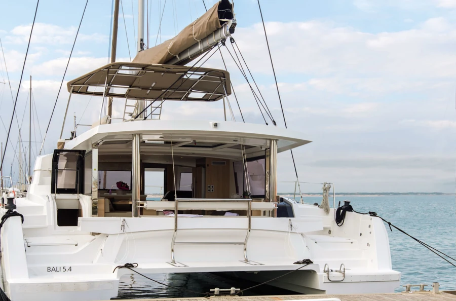 Évasion de 8 jours en catamaran : croisière de rêve au cœur d’un paradis tropical