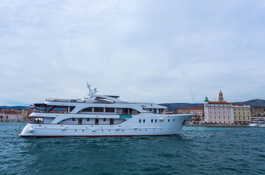 Séjour en bateau entre villes médiévales et plages paradisiaques