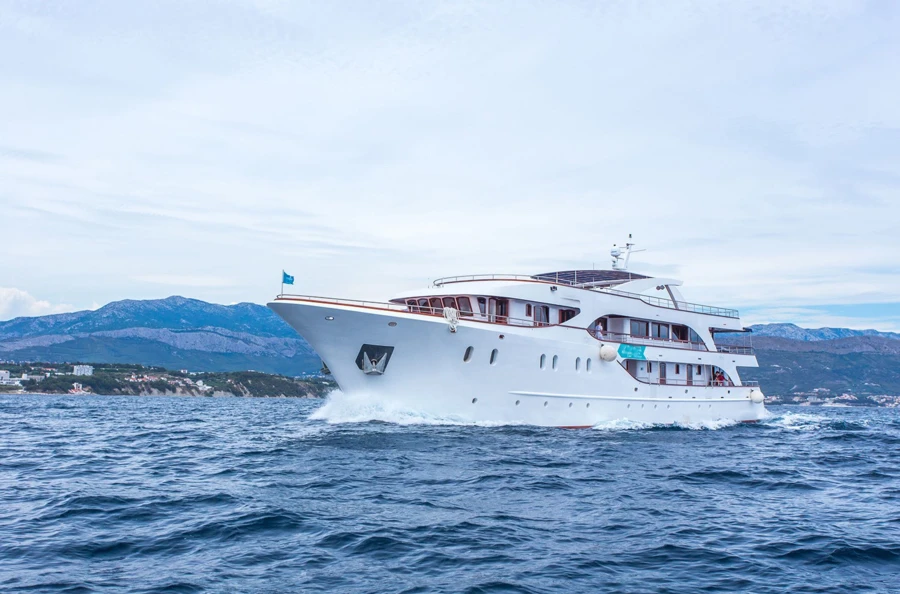 Séjour en bateau entre villes médiévales et plages paradisiaques