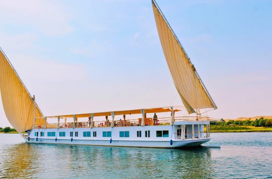 Croisière sur le Nil entre Esna et Assouan, avec visite de Louxor