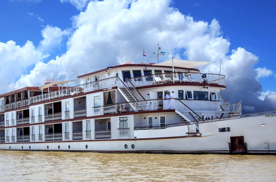 Unveiling the lost civilization: 8 days from Hô Chi Minh to Siem Reap