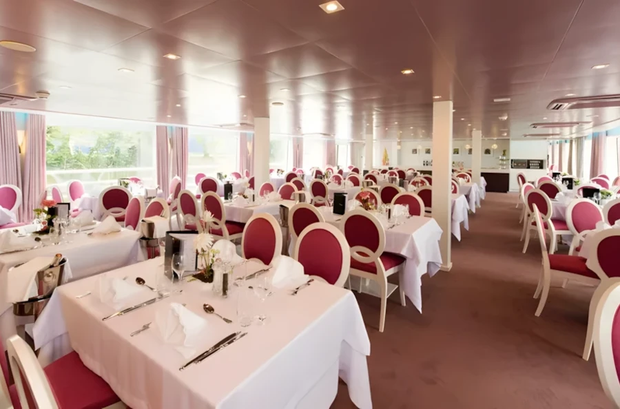 Navigation luxueuse sur le Danube à travers les châteaux historiques : de Budapest à Passau