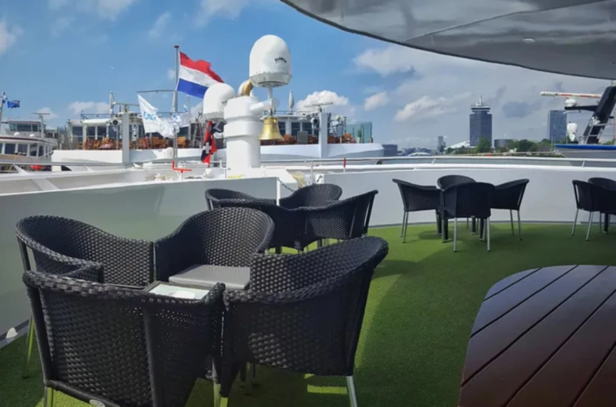 Dix jours de navigation sur l'une des plus grandes voies fluviales européennes : de Strasbourg à Amsterdam