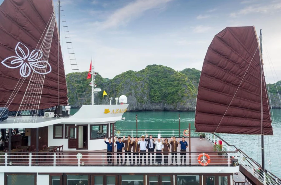 Croisière exclusive sur la baie d’Halong : entre détente, exploration et panoramas