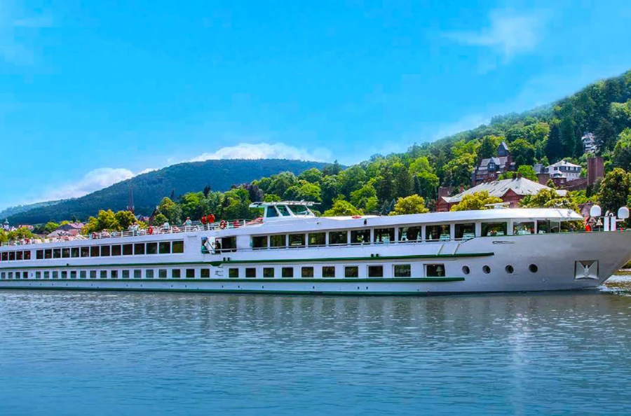 Strasbourg, l’écrin flottant : une croisière immobile au cœur de l’Alsace