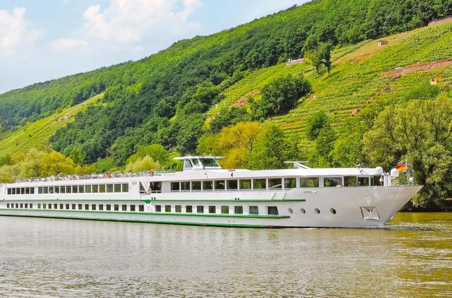 Strasbourg, l’écrin flottant : une croisière immobile au cœur de l’Alsace