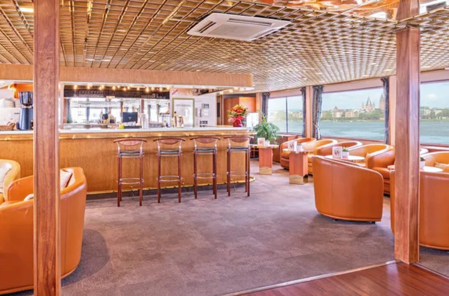Strasbourg, l’écrin flottant : une croisière immobile au cœur de l’Alsace