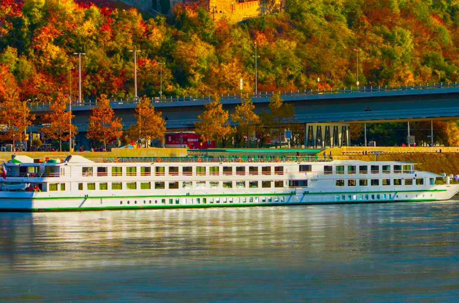 Silvesterparty in Budapest und Erkundung von Wien auf einer sechstägigen Donaukreuzfahrt