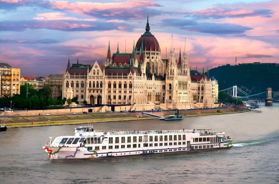 Silvester in Budapest: 8-tägige Bootsfahrt auf der Donau ab Wien