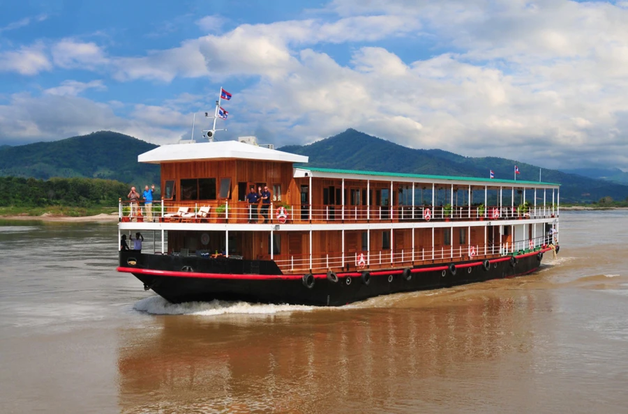 Navigation d'exception au fil du Mékong de Chiang Khong à Vientiane
