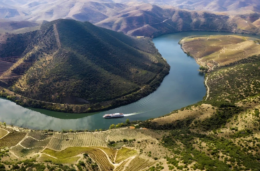 Croisière sur le Douro, entre villages médievaux et vignobles réputés