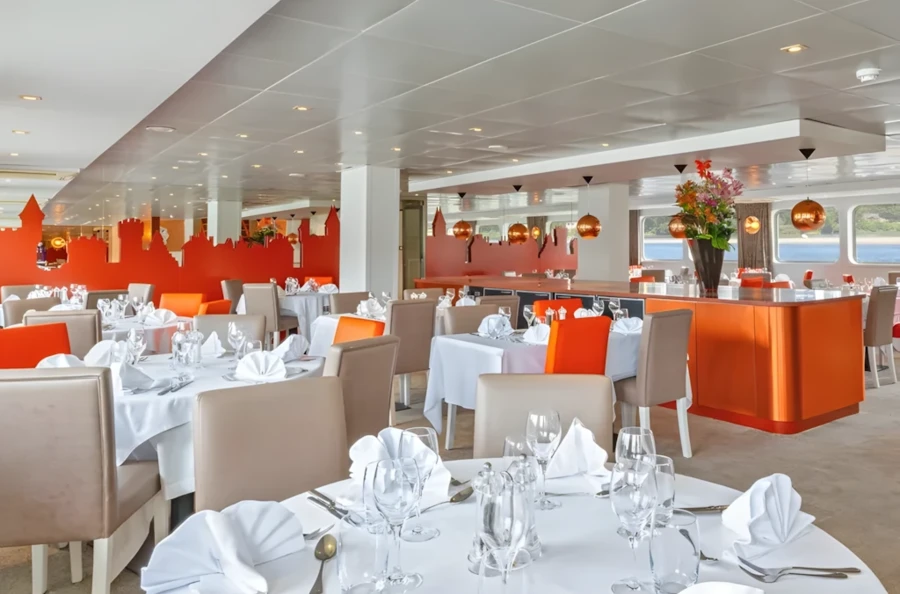 Les plus beaux châteaux de la Loire dans une croisière de 5 jours à bord d'une péniche à roues à aube
