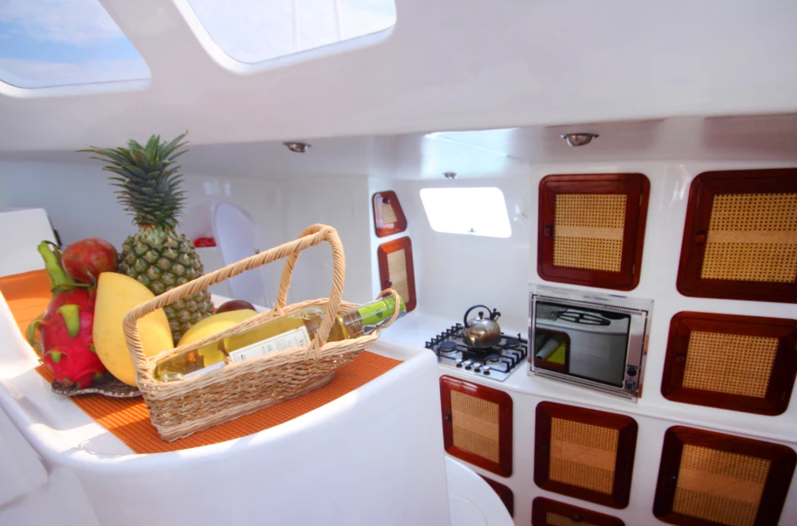Luxe tropical : navigation d'exception entre Phuket, Koh Lanta, et Koh Phi Phi Ley