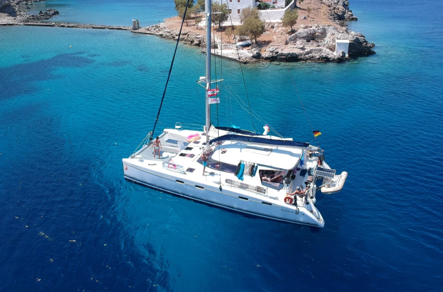 Croisière magique entre baies paradisiaques, mer cristalline, tortues et dauphins